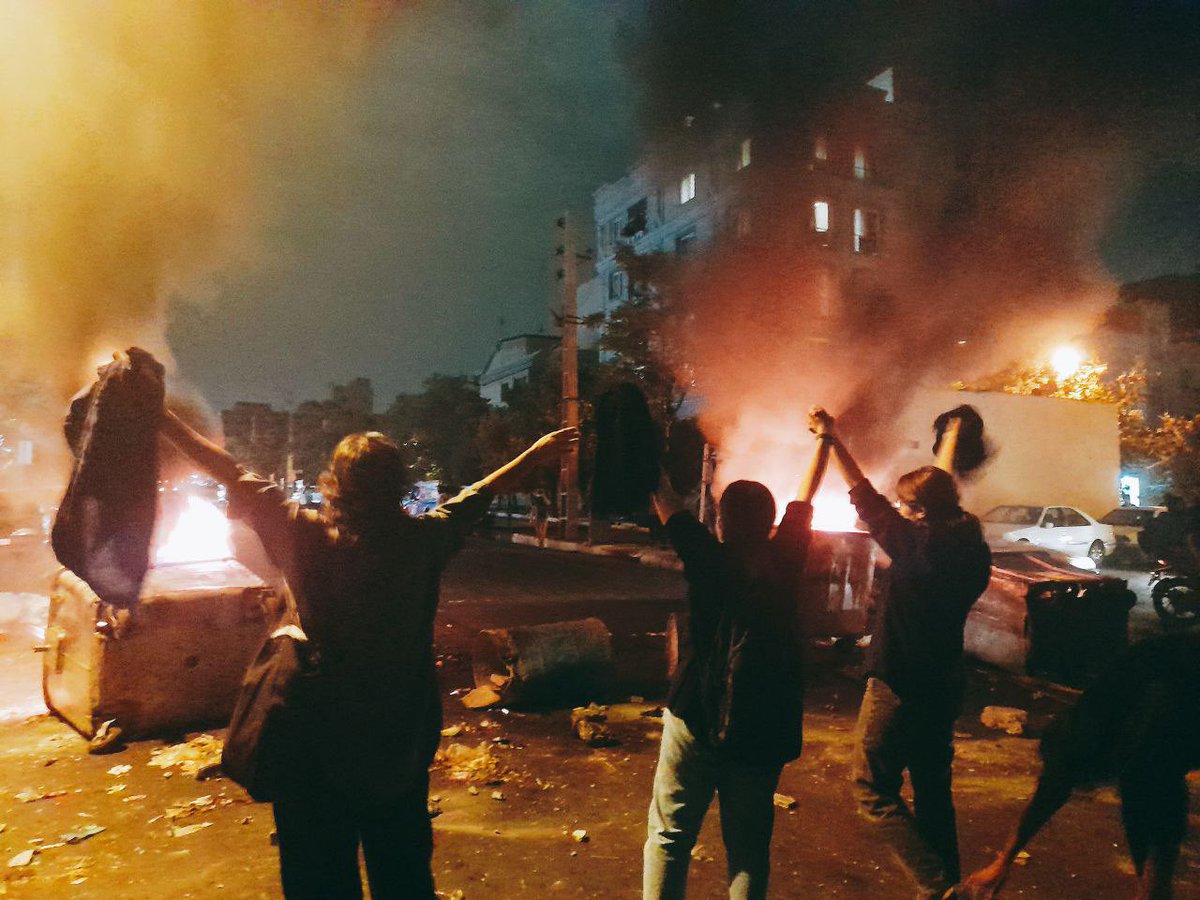 NatalieAmiri's tweet photo. #IranProtests https://t.co/pWWWuNgNii