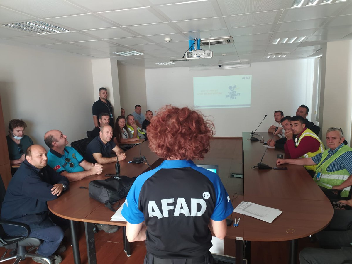 Çorlu Atatürk Havalimanı Personeline Afet Bilinci Eğitimi Verildi tekirdag.afad.gov.tr/corlu-ataturk-…