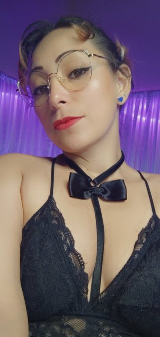 Online 😈 https://t.co/gvQqA1U372