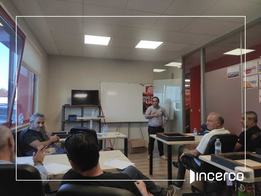 infoincerco's tweet photo. Curso de reparación de foliados en las instalaciones de HERGADI (León) con la asistencia de nuestros distribuidores HERGADI (León) y Caterri (Medina de Rio Seco) y nuestro colaborador David Hernández AO Arquitectura de Salamanca.
#Incerco #TopQualityWindows https://t.co/gprvIVqTVi
