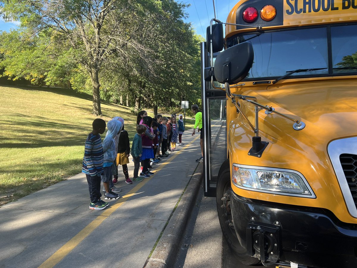 Bus safety <a href="/gideon_pond/">Gideon Pond Elementary</a> first grade rocked