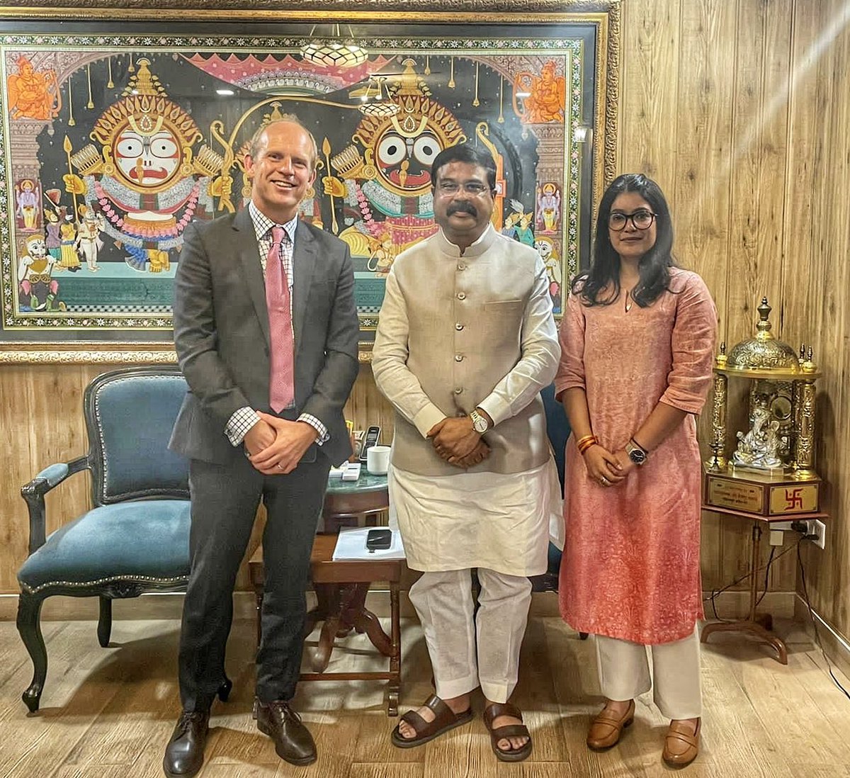 Adrian Mutton (@adrianmutton) on Twitter photo Really valued meeting <a href="/dpradhanbjp/">Dharmendra Pradhan</a> with <a href="/ananyabhadauria/">Ananya Singh Bhadauria</a> to discuss the internationalisation component of India’s NEP & how <a href="/Sannam_S4/">Sannam S4 Group</a> can partner with the <a href="/EduMinOfIndia/">Ministry of Education</a> to support educating almost 1/4 of the world’s entire youth population. Really valued meeting <a href="/dpradhanbjp/">Dharmendra Pradhan</a> with <a href="/ananyabhadauria/">Ananya Singh Bhadauria</a> to discuss the internationalisation component of India’s NEP & how <a href="/Sannam_S4/">Sannam S4 Group</a> can partner with the <a href="/EduMinOfIndia/">Ministry of Education</a> to support educating almost 1/4 of the world’s entire youth population.