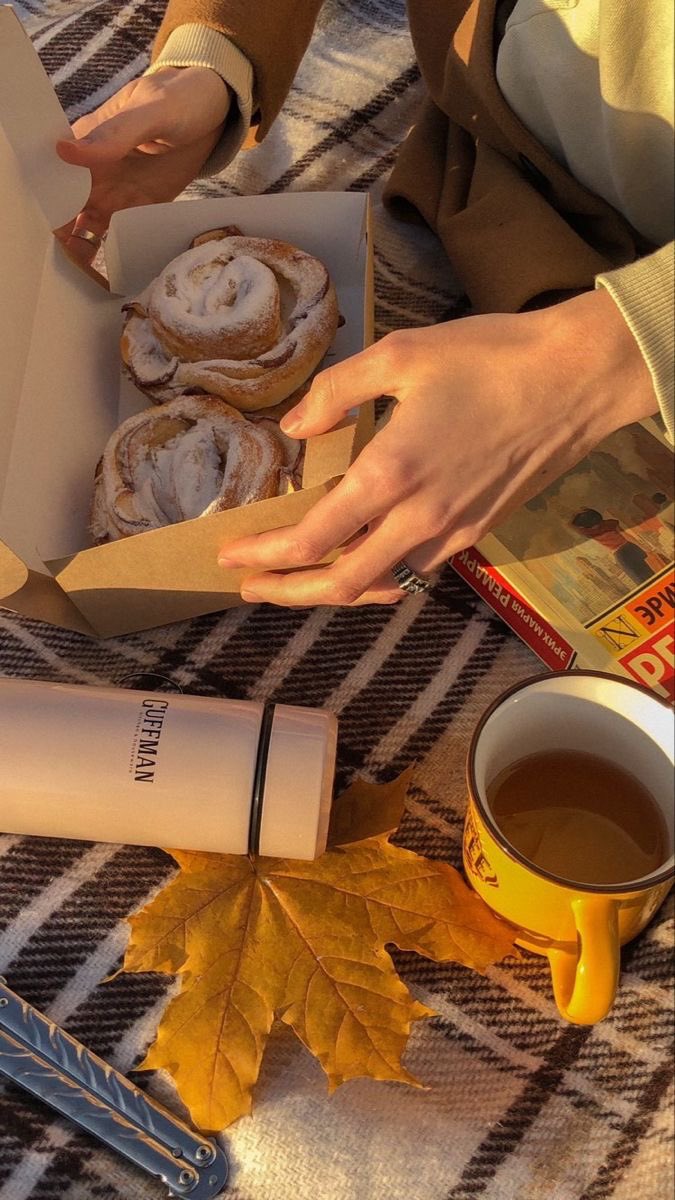 wandervoyage's tweet photo. Spending this Friday with some friends ☕️ https://t.co/oOZSCYKRvM