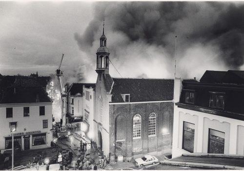 EVENEMENT | Dag van de Dordtse Geschiedenis 

Ontdek op 15 oktober meer over de rampen die in Dordrecht hebben plaatsgevonden.

Samen met <a href="/DordtsArchief/">Archief Dordrecht</a> hebben we deze dag allerlei leerzame activiteiten georganiseerd voor jong en oud.

Meer info:
hofvannederland.nl/beleven/dag-va…