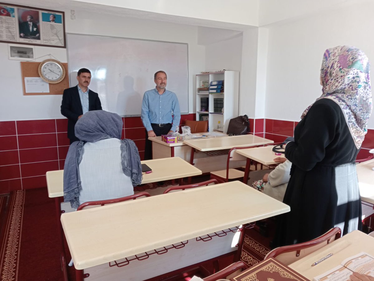 KURAN KURSLARINA ZİYARET 
Kuran Kurslarımızda 2022-2023 eğitim öğretim yılının başlaması münasebetiyle İlçe  Müftümüz Bekir YANILMAZ  ile Şube Müdürü Eyyüp TURAN Çataltaş Cami Kuran Kursu ile Fatih Cami 4-6 yaş Kuran Kursuna ziyaret gerçekleştirdiler.