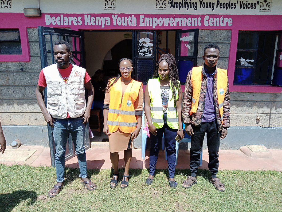 DeclaresKenya's tweet photo. Declares Kenya preparing themselves for today outreach activity. Si mulisema ni FP, Child Protection, FGM, GBV and Harmful Cultural Practices. Yes we are good in addressing all this barbaric acts in our society. Here we go! #AccelerateProgram #DeclaresAt5 @PSKenya_ @Thatguyjeffar https://t.co/xS9Gsaajwz