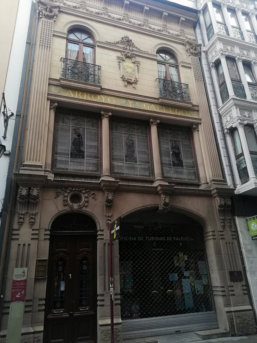 SertoriaH's tweet photo. Si algún día alguno va a visitar Palencia (muy recomendable, por cierto) lo primero que tiene que hacer es ir a la oficina de turismo. Y ¡sorpresa! Es un edificio modernista del arquitecto Jerónimo Arroyo.
(📸🙋🏻‍♀️) https://t.co/t7EkcFpDXM