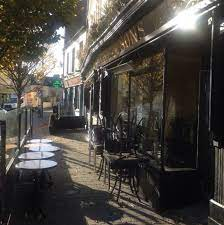 It's the weekend! 

Come and explore <a href="/The_VQ_Cork/">the VQ</a> and the local historic and emerging neighbourhoods. 

A warm welcome, darn fine coffee, top nosh, a lovely pint or an exquisite cocktail guaranteed!

<a href="/ancienteastIRL/">Ireland's Ancient East</a> @pure