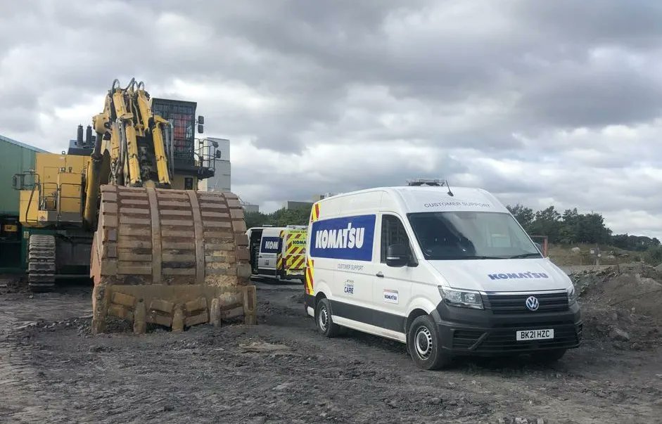 McHaleKomatsu's tweet photo. A recent shot of this huge PC2000-8 at Dunbar Works, owned and used by @TarmacLtd. At 200 tonnes this machine is rather large! We carried out a full refurbishment of it in 2021 - full story here: https://t.co/0JDNSA4Ttx
#CreatingValueTogether #PC2000 #Scotland #Refurbishment https://t.co/liuJs1d5mD
