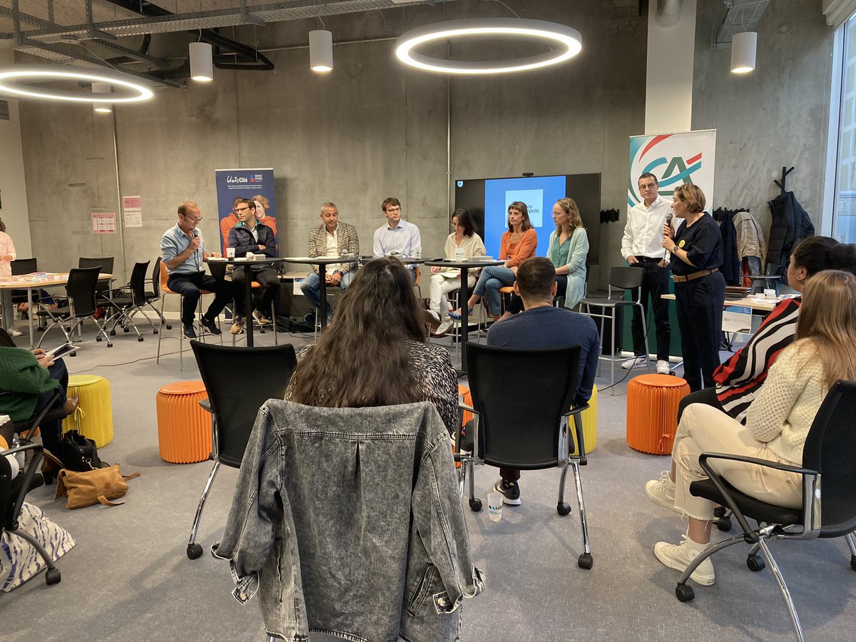 C’est parti 😊 Bien vieillir à domicile:: comment les outils digitaux peuvent aider au soutien à domicile.
On démarre par une table ronde animée par le journaliste Pascal Massiot <a href="/CAAtlantVendee/">CA Atlantique Vendée</a> <a href="/NantesDigitalW/">Nantes Digital Week</a>