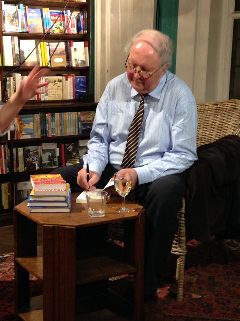 Alexander is going on tour next month! 🛤️📚 He will be visiting bookshops and festivals across England from 10th October. Check out the full tour schedule and book your tickets here: alexandermccallsmith.co.uk/category/event…