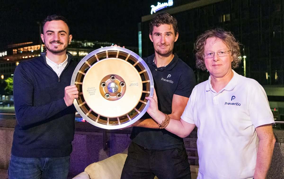 In diesem Jahr ging der Claims Rockstar an Preventio! Mit ihrer KI-basierten Software zur Vorhersage und Vermeidung von Gebäudeschäden konnten sie erst Jury und dann im Finale das Publikum überzeugen. Gratulation an das Frankfurter Start-up! 🏆

<a href="/VersicherungVFL/">Versicherungsforen</a> #npn #insurtechs