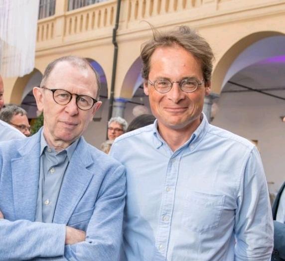 Kleiner Ratschlag an Cassis: auf Fotos mit russischen Geschäftsträgern nicht zu viel lächeln!