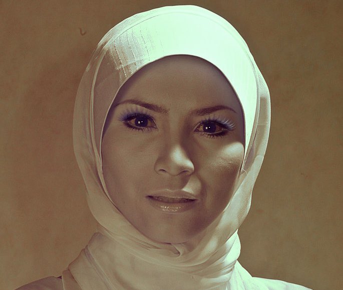 #TriviaLagu Lirik TAMAN RASHIDAH UTAMA yang ditulis Allahyarham Bob Lokman diinspirasikan dari kisah rombongan peminangan beliau yang ditolak seorang gadis yang ditemui ketika sesi jamming kumpulan Wings.

Gadis tersebut ialah pelakon Aida Aris yang menetap di taman tersebut