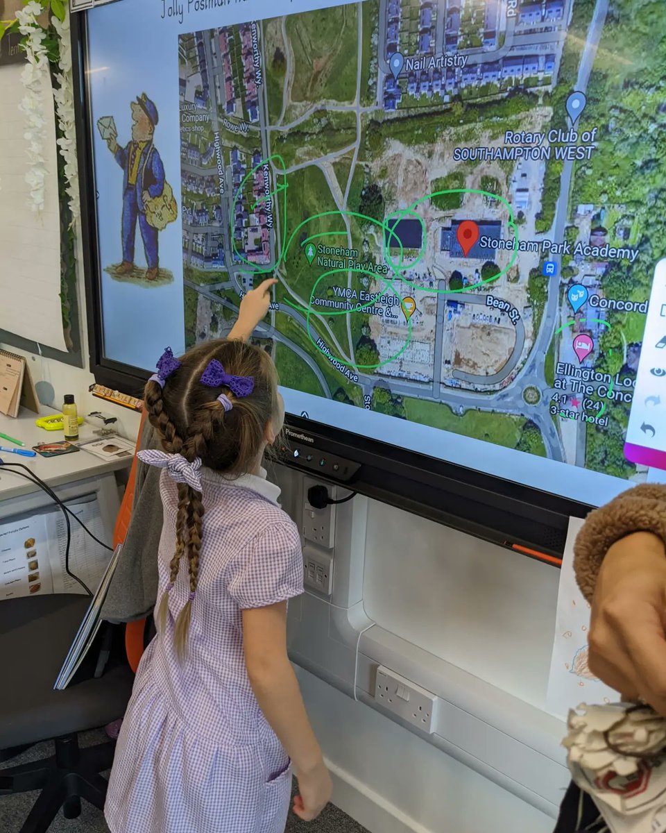 StonehamAcademy's tweet photo. Year 1 had their first introduction to fieldwork skills. We also weaved in our science learning by looking for and photographing signs on Autumn. 🍂

Geographers and scientists at Stoneham Park 💜

#ks1 #memorablelearning #geography #science #localwalk #continuousprovision https://t.co/jLFxReesOC