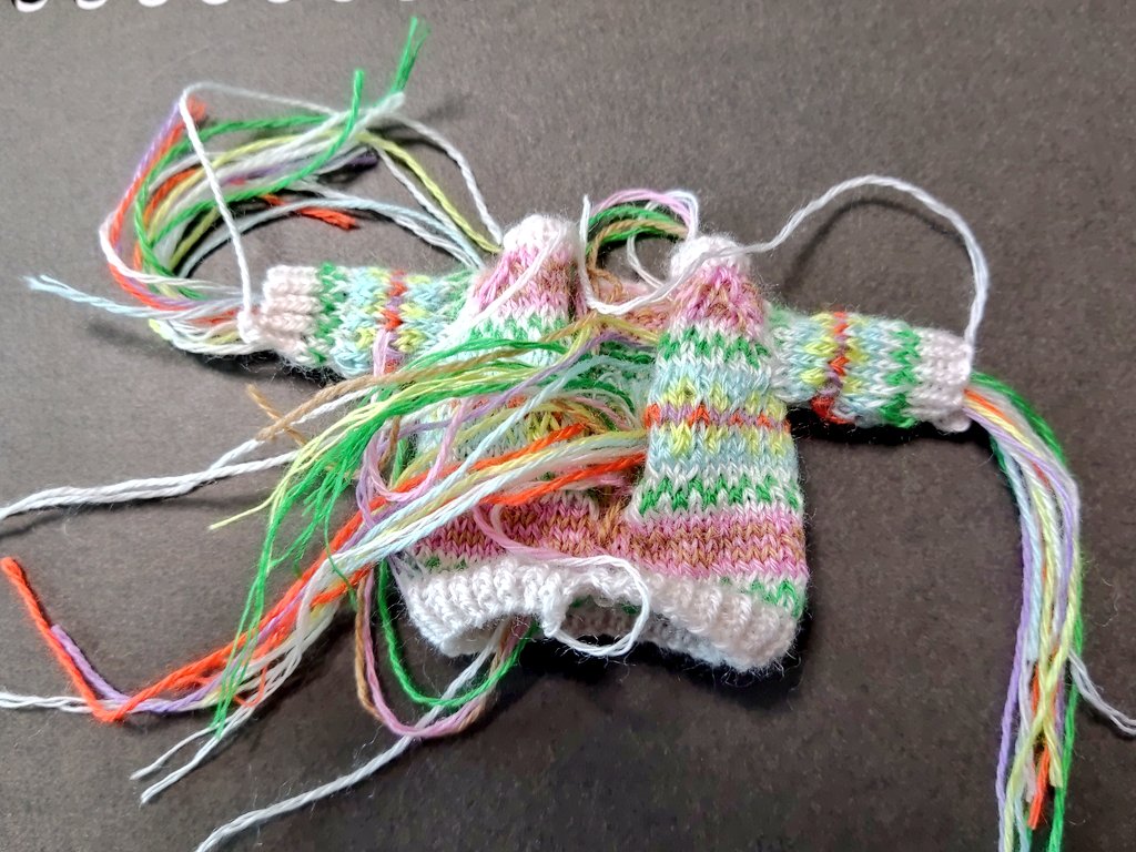 リュミエールでドール服を編んでいただきました!
いつもありがとうございます!
この色使い...とっても素敵😍🎯