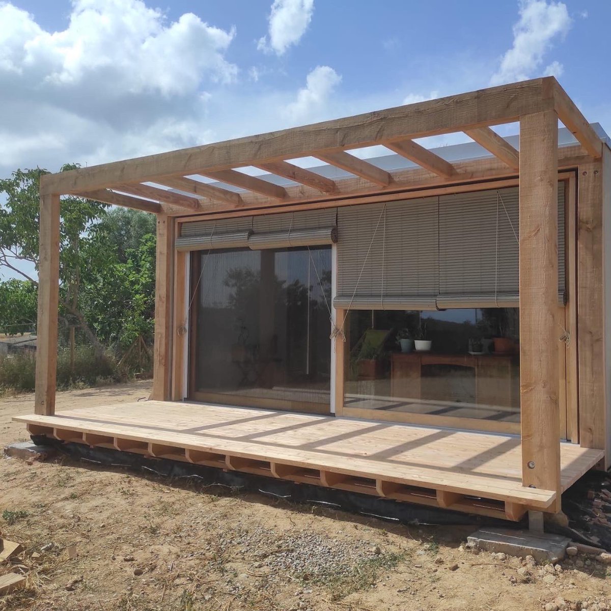 monnetsevesougy's tweet photo. Un nouveau #chantier avec du #bois de chez #MONNETSEVESOUGY 🌲 !
Cette fois, un petit voyage en Espagne
C'est aux Olives que notre agent, Cédric, à réalisé ce chantier en #Douglas #français 🇫🇷.
Un travail particulièrement éprouvant réalisé cet été, sous la chaleur caniculaire. https://t.co/KxR7EUEH35