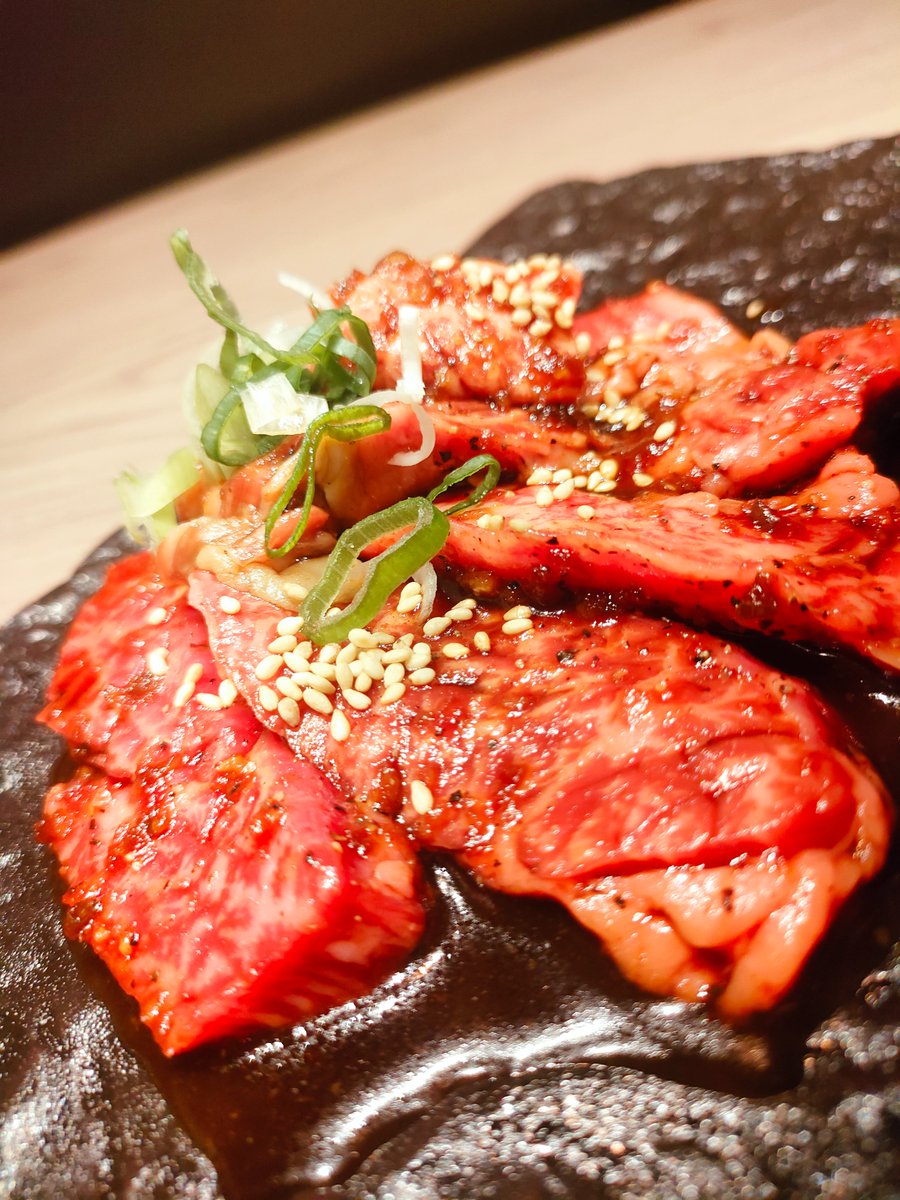 本日16：00～23：00まで営業❗

渋谷で「旨い肉を食べたい！」と思った方❗
焼肉らくがきは常に美味しいお肉が揃っております🥩
イチオシの牛タンも是非ご賞味くださいませ🐮

《食べログ・Instagram》
lit.link/rakugakishibuya

#渋谷焼肉　#焼肉渋谷　#牛タン　#焼肉　#焼肉デート　#和牛