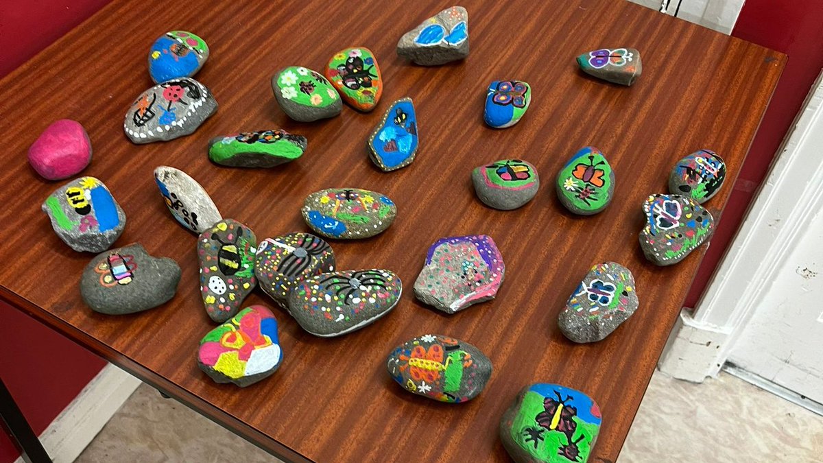 Go #Irby @brownies! We asked if they could help paint some #pollinator rocks for our scavenger hunt at the #SummerCycle and they did a fabulous job! Thanks Brown Owl Tanya from @rethinknowcic for facilitating this! #community @clairehouse #familyfun #ecofriendly