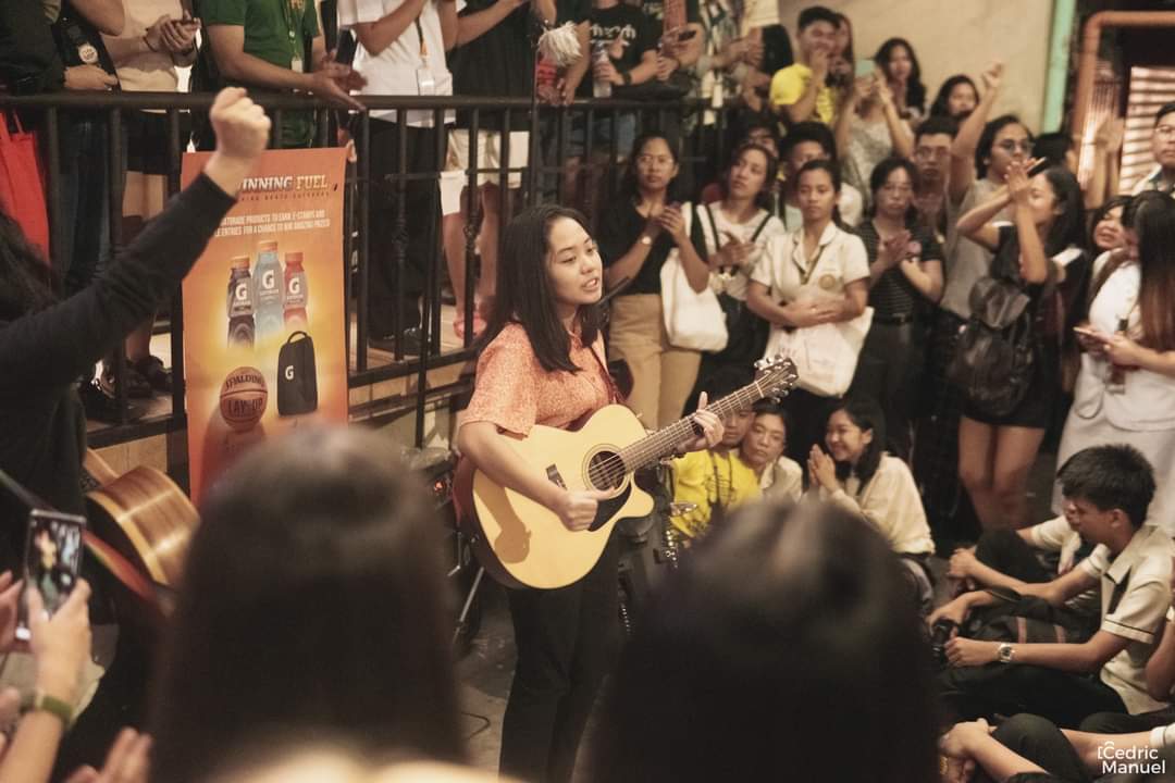 HELLO!! I'll be busking at 7/11 P.Noval tomorrow (Sep 24, 2022)!!  2:00-4:30pm!!

Matutuloy na yung naudlot na busking nung nakaraang linggo. Some of my friends will be joining me! (HMM hulaan niyo kung sino hehe) 

Kitakits tayo sa kalsada bukas! 👁️❤️‍🔥

📷 : <a href="/cdpmanuel/">Cedric Manuel</a>