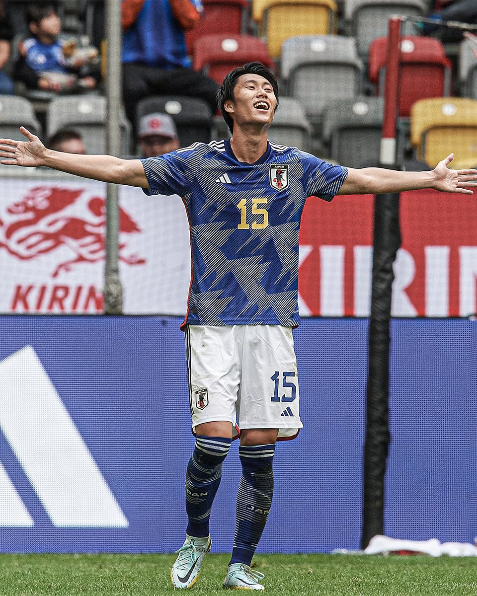 ESPNFC's tweet image. Japan&apos;s Word Cup kit is clean 🥶🇯🇵