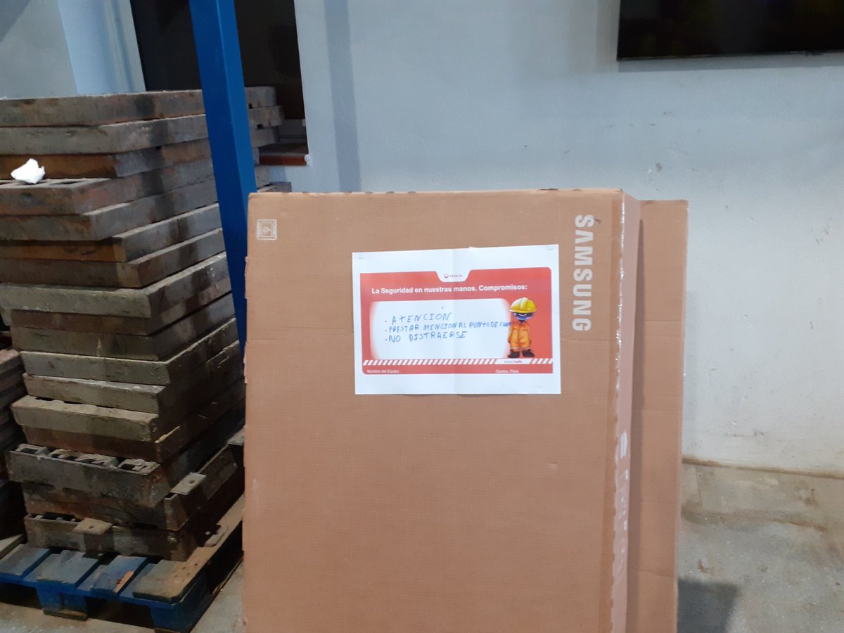 InfoHidralia's tweet photo. 👷 Además, nuestro personal de #Estepona y #Roquetas ha recibido el taller “La Seguridad está en nuestras manos” donde se ha destacado la importancia de una buena coordinación mano-ojo, evitar distracciones y usar equipos de protección adecuados
⛑️ #PRL #SemanaSSL https://t.co/RsPEKO5RRJ