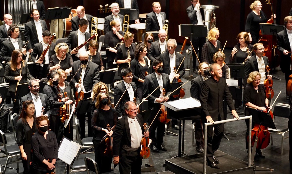 ncsymphony's tweet photo. Scenes from Chapel Hill last night: the joy and excitement of opening night. The audience was on their feet with the final cadence of Mussorgsky's Pictures at an Exhibition! 

See you in Raleigh tonight: https://t.co/bDghZtqbIG

#ncsymphony #openingnight #picturesatanexhibition https://t.co/SoTehB8aNm