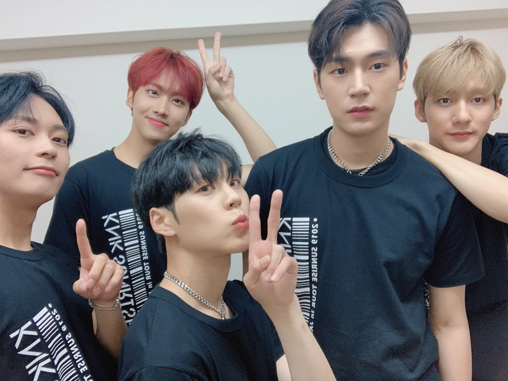 wefanng's tweet photo. #크나큰 https://t.co/K7Kya1ra9N