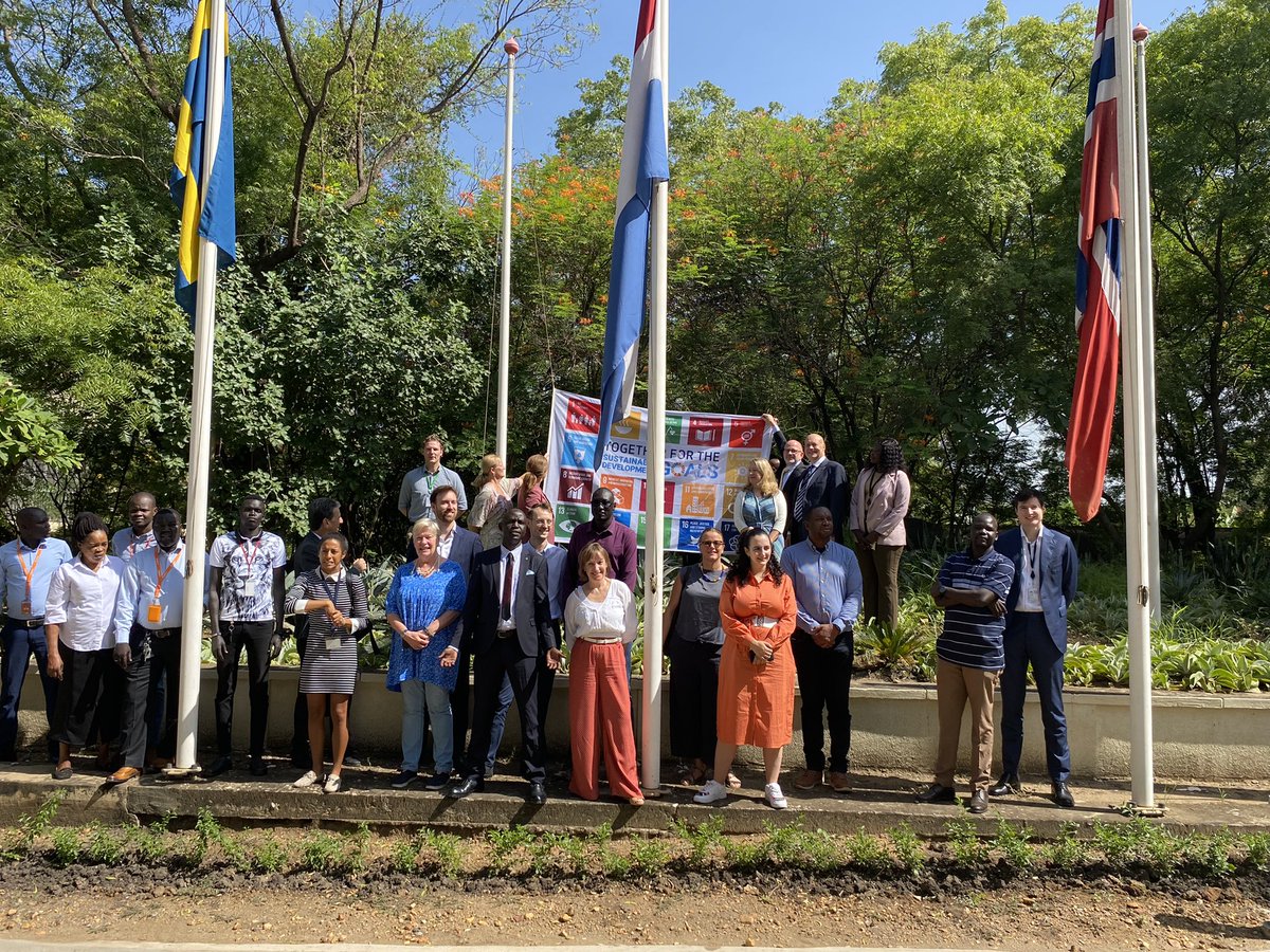 We need to invest in the people who will create a better future.  @Sweden encourages young people’s participation in developing pathways forward. Thank you @nlsouthsudan @CanSouthSudan @norwayinssudan and @ukinsouthsudan for raising the SDG-flag with us! #TogetherForTheSDGs