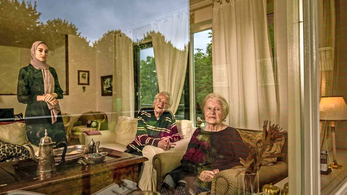 marcelbar8's tweet photo. Laten we dit beeld van Ines/Alfredo/Janine koesteren. 
20 jaar geleden stonden allochtonen en autochtonen nog met de rug naar elkaar toe. 
Nu komen ze af en toe bij elkaar over de vloer. 
Integratie ipv #moslimhaat!
Dát is mijn NL.
En raddraaiers pakken we zonder onderscheid aan. https://t.co/DWRRJEzyjR