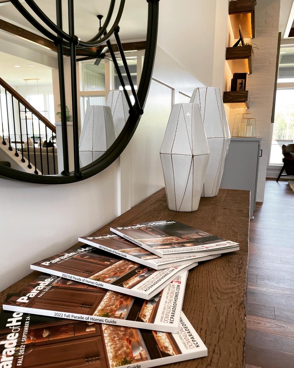 RoeserHomes's tweet photo. The #FallParadeofHomes starts tomorrow! Stop by our models and grab a guidebook for all the details on our entries 🏘✨ Homes will be open daily from 11am - 6pm with free admission! https://t.co/0qkuwvIfKu https://t.co/Im9Sk2Q6Xk