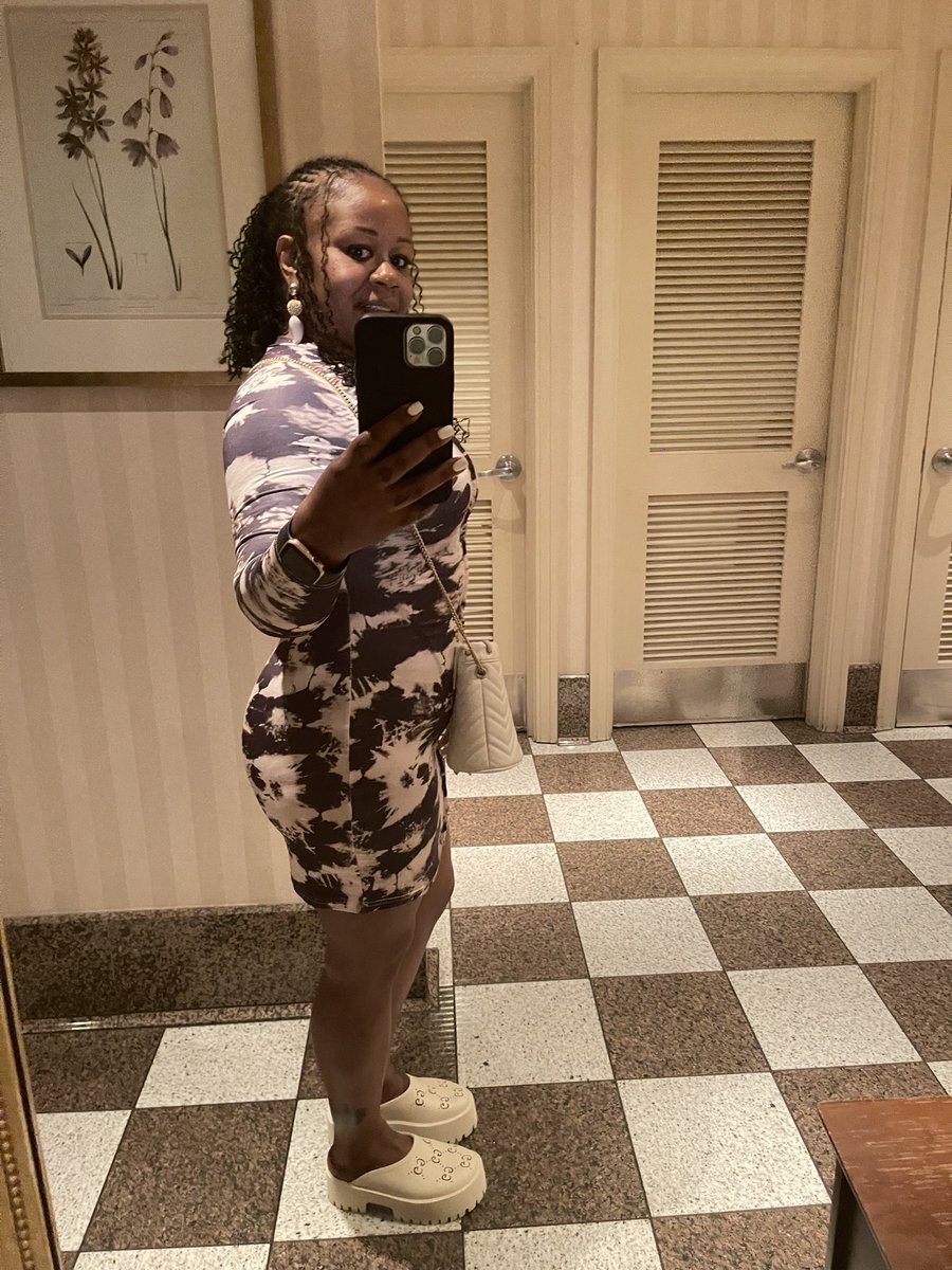 KiB116's tweet photo. Dinner with Da Family was Everything 🥂🎂🍽🥳 https://t.co/5jnamWkEAE