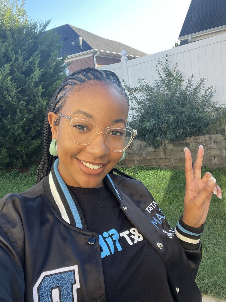 AreianF3's tweet photo. someone said it was FIBAH IGNITE day. 💪🏽🤓☄️… how many FIBAH can @BIGSTRATFORD336 submit today? 🤓🫶🏽 #WeAreOne #FibahRunnin #DreaminBlack @ATT https://t.co/e1jw1hMluB