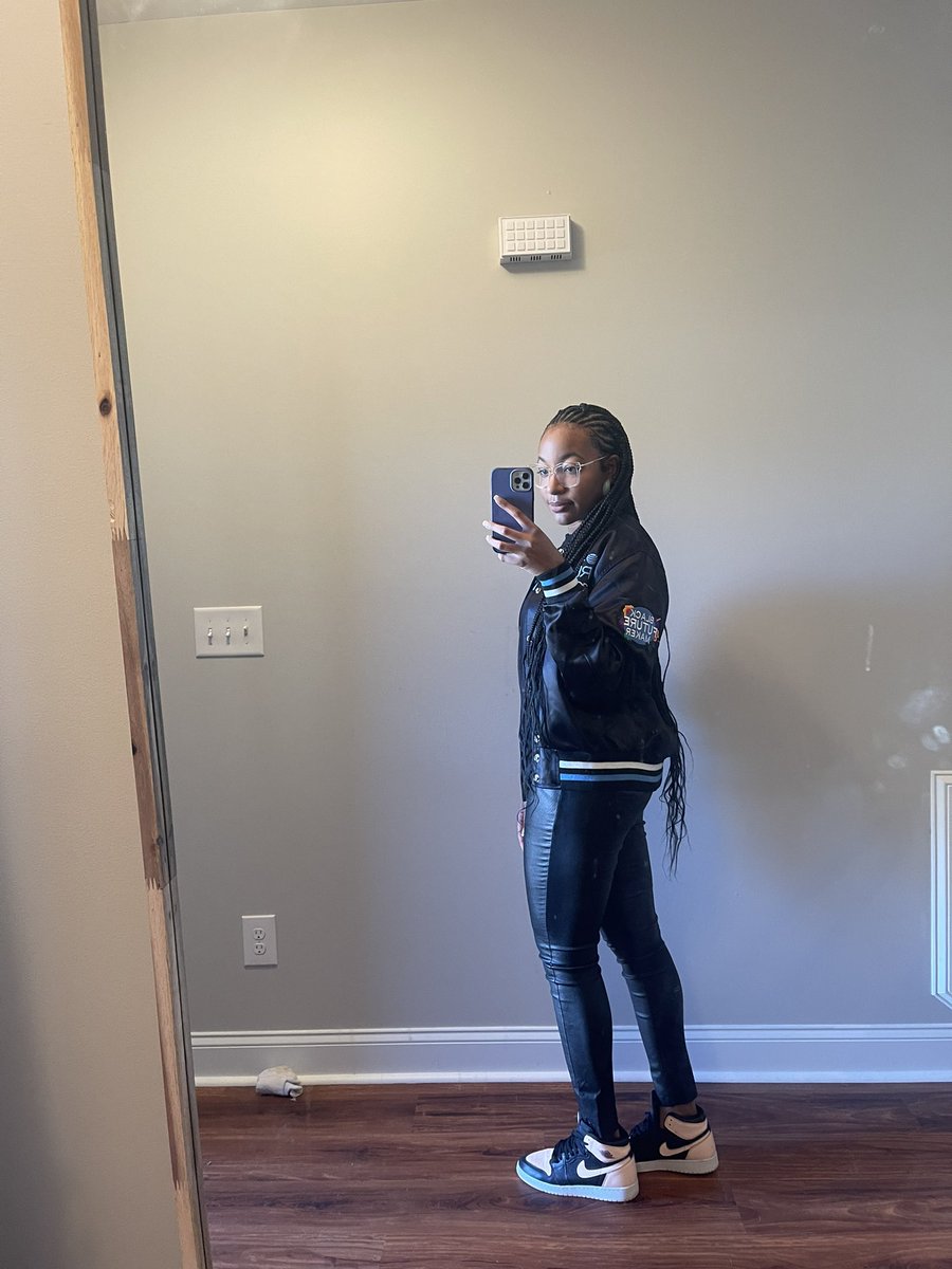 AreianF3's tweet photo. someone said it was FIBAH IGNITE day. 💪🏽🤓☄️… how many FIBAH can @BIGSTRATFORD336 submit today? 🤓🫶🏽 #WeAreOne #FibahRunnin #DreaminBlack @ATT https://t.co/e1jw1hMluB