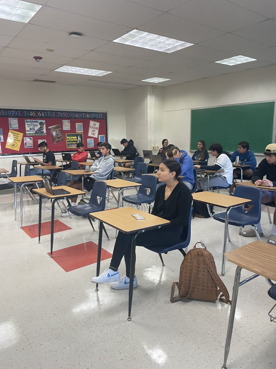 Wheatley’s VE business class brainstorms (virtually) with Hearst Publications former VP of Marketing, Steven Abromowitz! <a href="/EWSDMath/">Robert Teseo, Ed.D.</a> <a href="/WheatleySchool/">The Wheatley School</a>