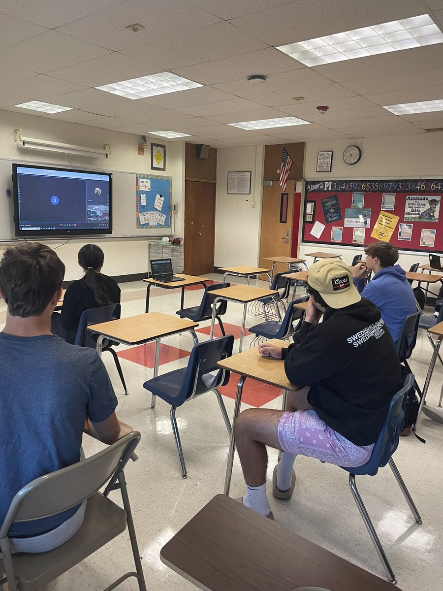 EWSDBusiness's tweet photo. Wheatley’s VE business class brainstorms (virtually) with Hearst Publications former VP of Marketing, Steven Abromowitz! @EWSDMath @WheatleySchool https://t.co/HEoal9IQmX