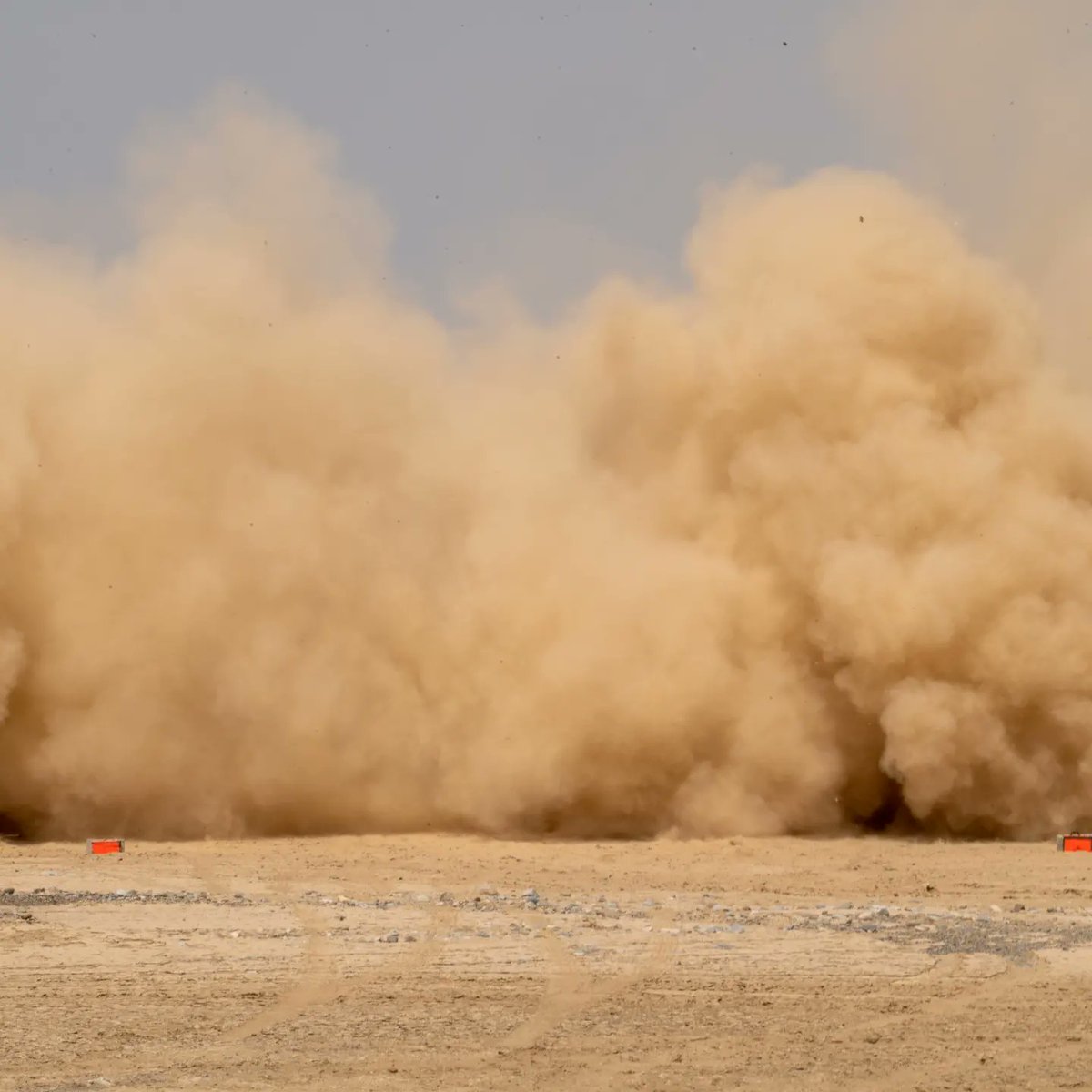Swipe to Land - A Wildcat 🚁 conducts a dust landing in the desert #ExKHANJAROMAN 661 Sqn have arrived in Oman to hone their desert flying skills. Training in the most challenging environments ensures @1st_AviationBCT are ready to deploy globally. @DefenceOps @ComdJHC @UKinOman
