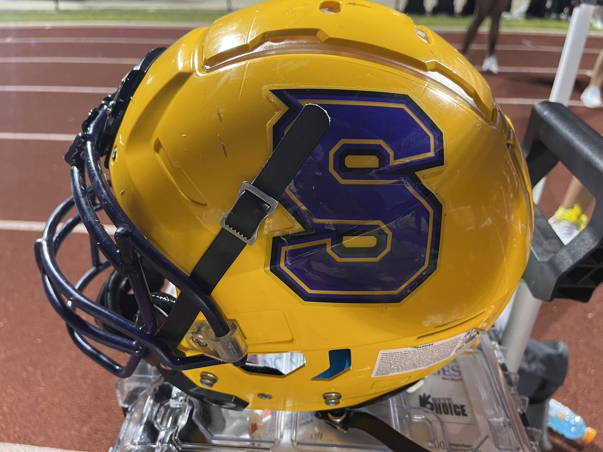 SportzBrew's tweet photo. @smyrnafootball visits Riverdale in a local showdown #headknocker 🏈 @ThePoguester @ChadCaldwell24 https://t.co/fmnnd3TTJB
