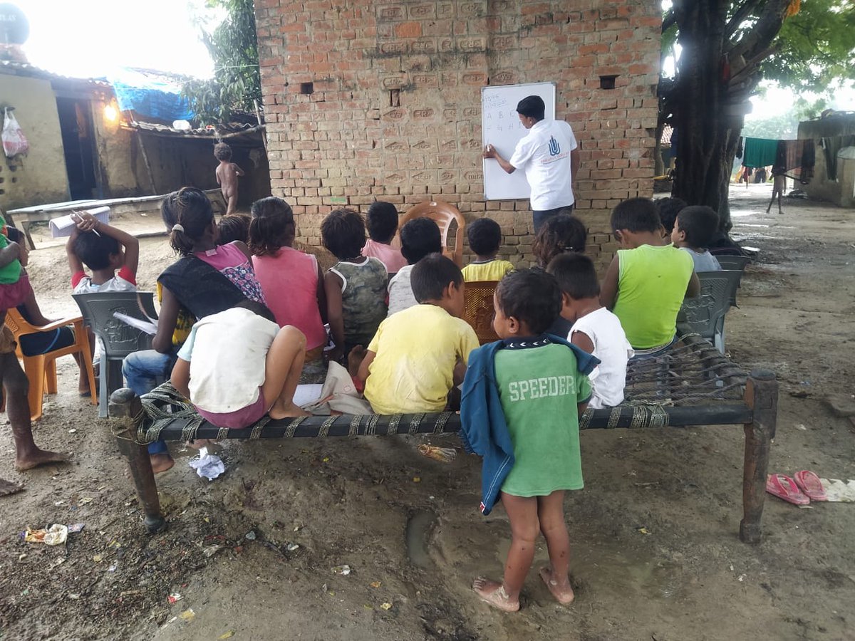 brihaspati_up's tweet photo. हिन्दी दिवस पर बच्चों को हिन्दी भाषा के बारे में विस्तार से बताया गया | अमरा खैरा नट बस्ती ,अवलेशपुर ,वाराणसी |
@myogiadityanath @SonuSood @FcSonuSood @gautam_adani @GautamGambhir @gatesfoundation
@PMOIndia @NGOmonitor @pulte #betibachaobetipadhao #freeeducation #freemedication https://t.co/OGEDaUjWbj