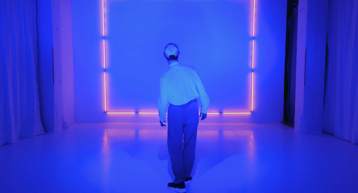 Jos mielit kutkuttavan kaunista ja ihanan kammottavaa Baby Judoa katsomaan, nyt ovat käsillä viimeiset hetket! Esityksiä enää tänään perjantaina klo 19, huomenna lauantaina klo 19 ja sunnuntaina klo 15. Lämpimästi tervetuloa!

#babyjudo
<a href="/anttijuhhani/">Antti-Juhani Manninen</a> 
📸: Jussi Sudenlehti