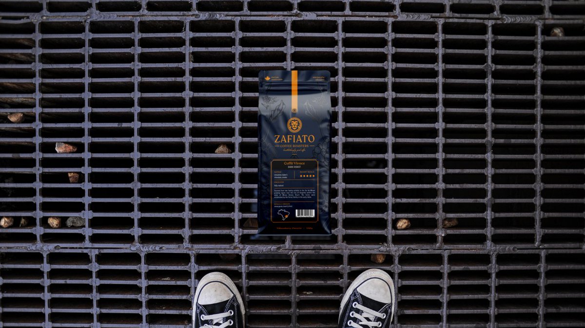 zafiatoroasters's tweet photo. Coffee and kicks with @zafiato Caffe Vivace as we head into Fall. 👟 #coffeeandkicks https://t.co/vAYdk6xtUk