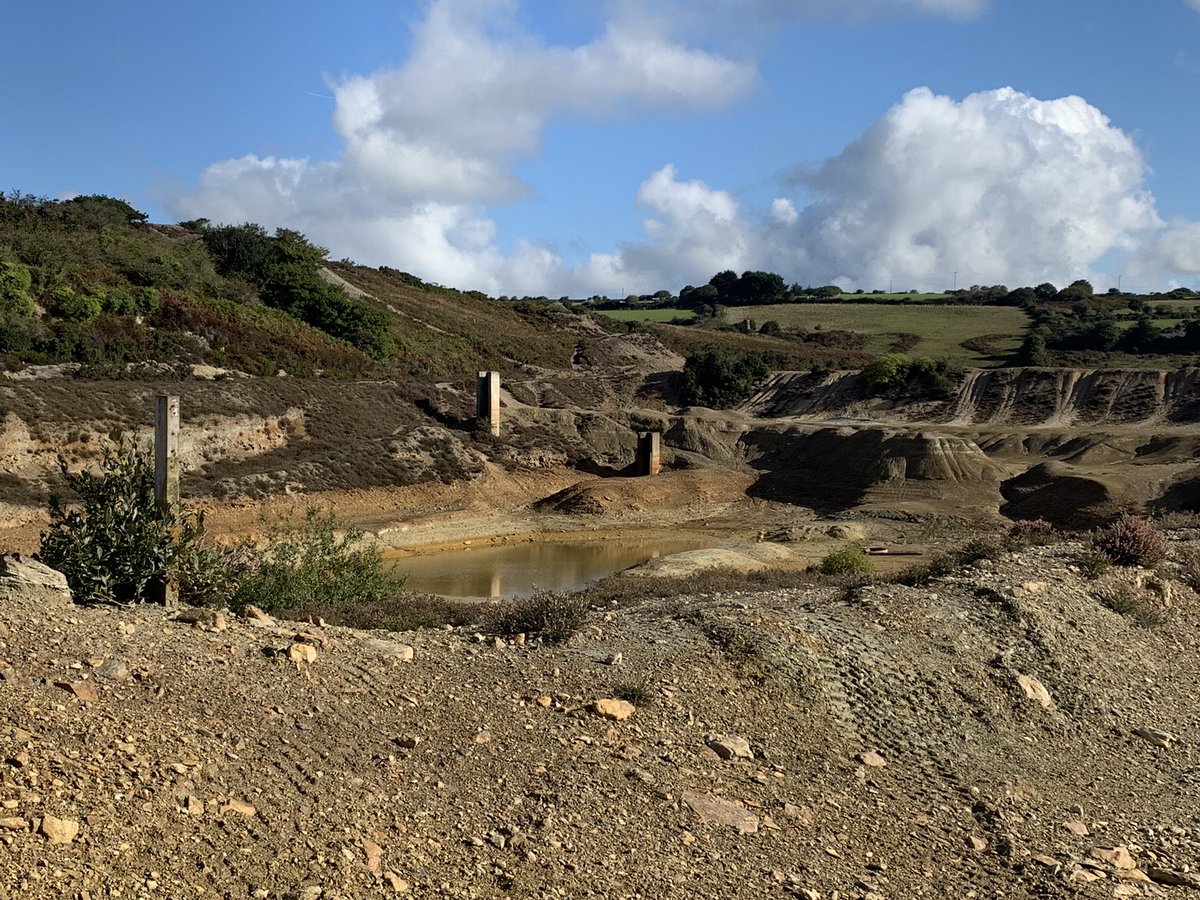 cassiemundo's tweet photo. @RunComPod here’s my run at ‘Moonscape’ today, I think you’d love it there! #cornwallrunning #moonscape #cornishhistory https://t.co/Trd5dISY52