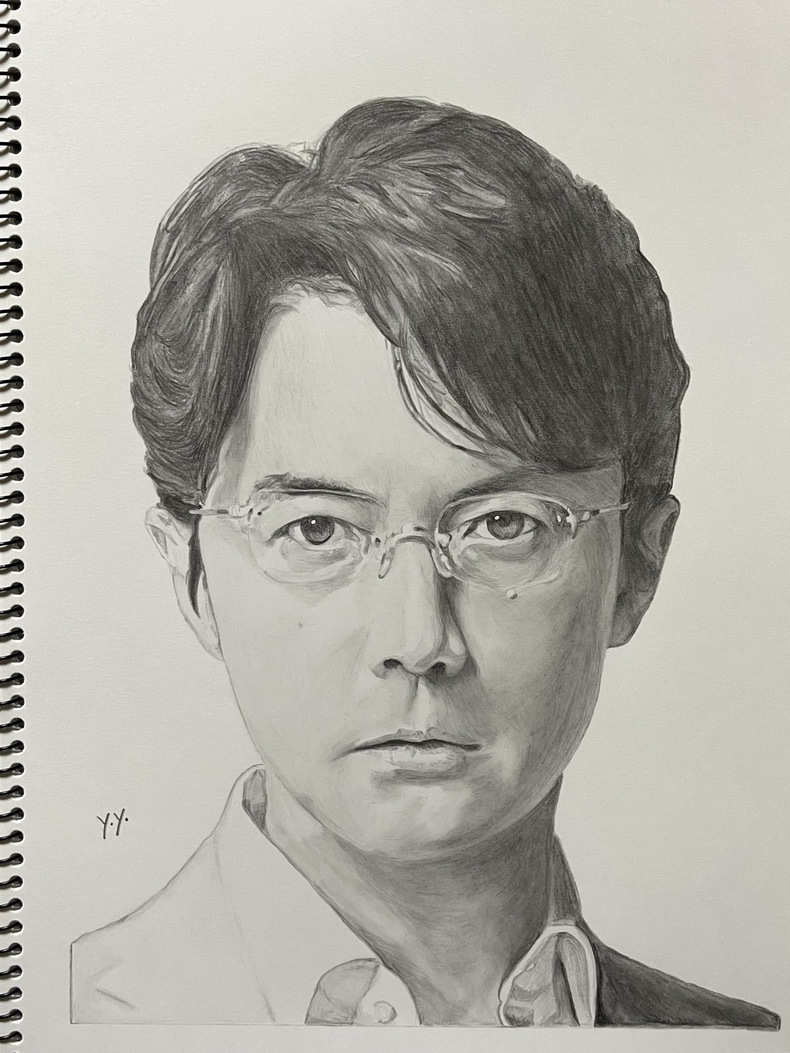 モノクロ鉛筆画 人物肖像 B4サイズ オードリー・ヘプバーン鉛筆画完成です✏️ ✨⁡⁡ ⁡ ⁡グリッド線