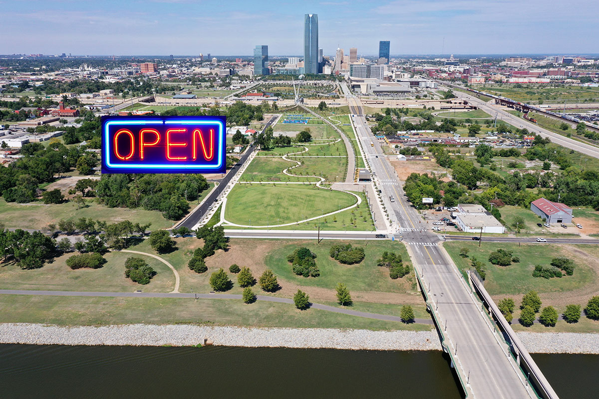 OKCTalk's tweet image. After decades of planning and years of construction, today downtown is connected to the OK River with the grand opening of the lower section of @ScissortailPark.

For a full schedule of opening weekend events and two dozen photos, follow this link: okctalk.com/content.php?r=…