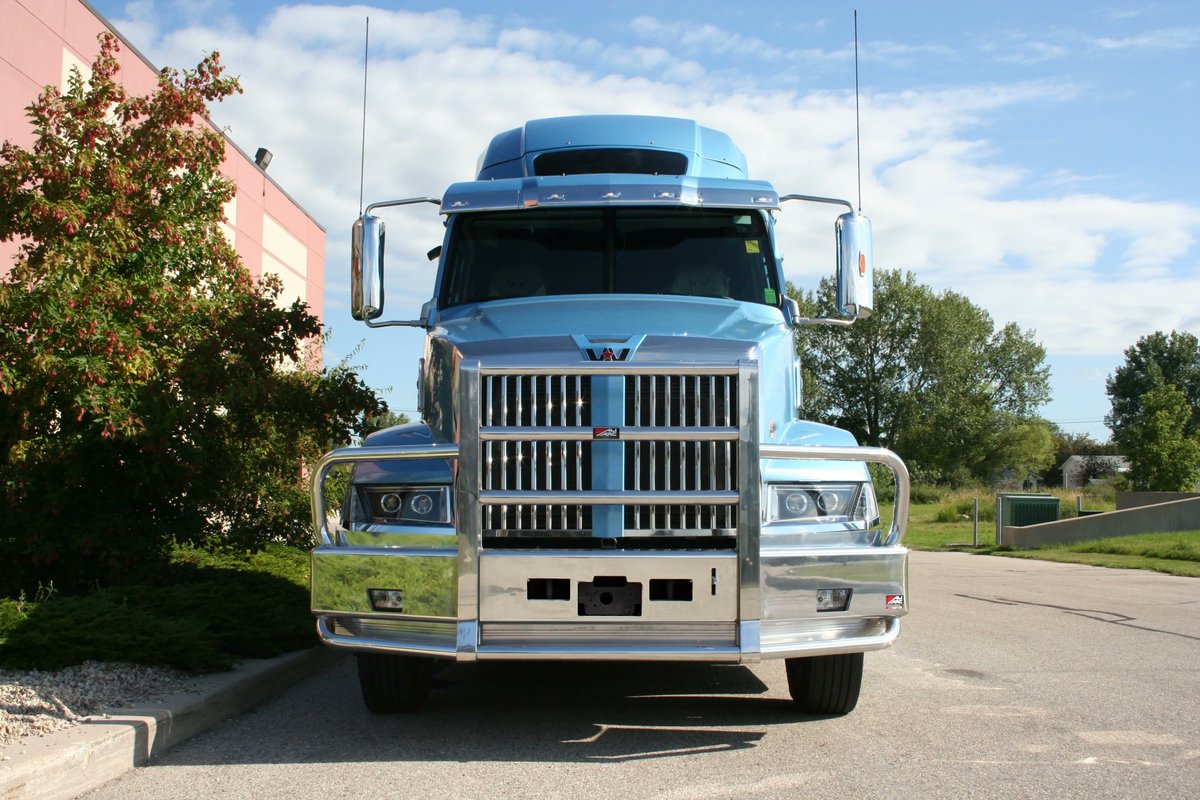 aliarcprobumper's tweet photo. Who has installed one of our quick release bumpers? Let us know about your experience to be featured on our social media! #aliarcbumpers #madeincanada #wearealiarc #upfrontarmour #aliarcarmy #truckingindustry #grilleguards #truckbars #pickupbumpers #bullbars #quickreleasebumper https://t.co/d8f9lyY6h8