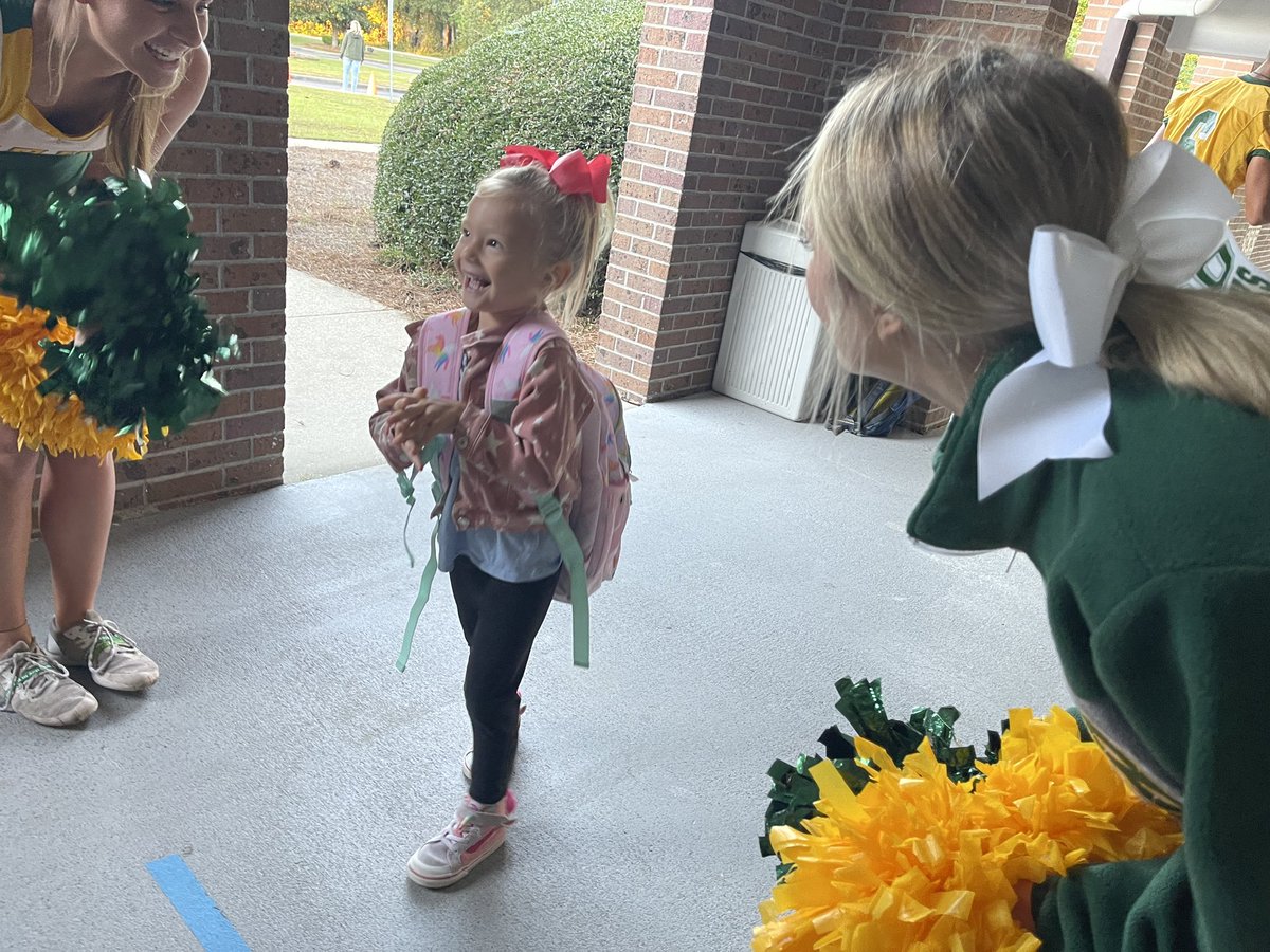 MBSeahawks_FB's tweet photo. We are excited to be at the Myrtle Beach cluster schools today to share some Seahawk spirit ππ’π‘#HomecomingWeek #LittleSeahawks #SeahawkSpirit @MBPrimarySchool @myrtlebeachhigh #MBEC #MBP #MBE #MBM #MBHS https://t.co/qcqHExr2s4