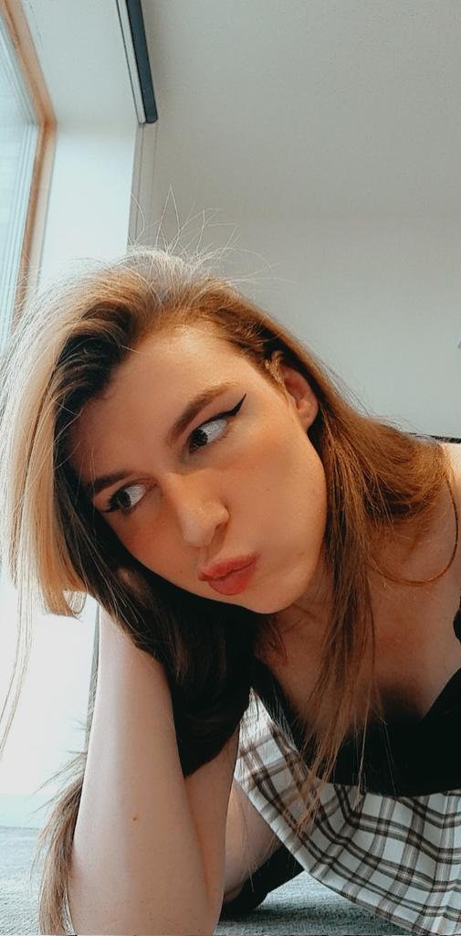 ꧁Ruuti꧂ 🏳️‍⚧️ on Twitter: "RT @IzzyWinterz: POV: youre just a silly little guy I wanna kiss"