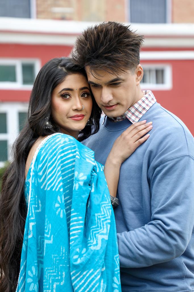 Their expression are just saying it all, without even saying a word! ❤👀 

@momo_mohsin <a href="/shivangijoshi10/">Shivangi Joshi</a> 

#VYRLOriginals #TeriAda #MohsinKhan #ShivangiJoshi #MohitChauhan #SaumyaUpadhyay #NewMusic #Shivin #ShivinForever #Kaira #OutNow #FeelItReelIt #IndiaReels #MomoJaan