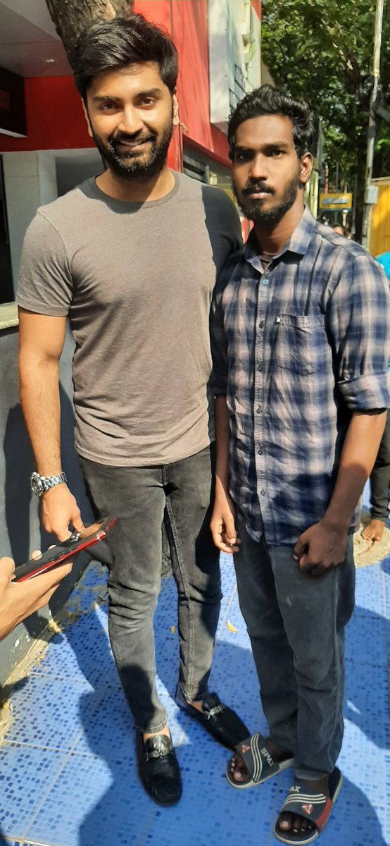 Lanatamil52gma1's tweet photo. Actor @Atharva Anna .
#TriggerFromToday !
Wishing_the_very__best.
Pic_with_me.
@filmfare @FilmFlickoff @filmipedia @telugufilmnagar @filmistreet @ThenandalFilms @totalfilm @StudioNanban @MaddockFilms https://t.co/5zqpst16aO