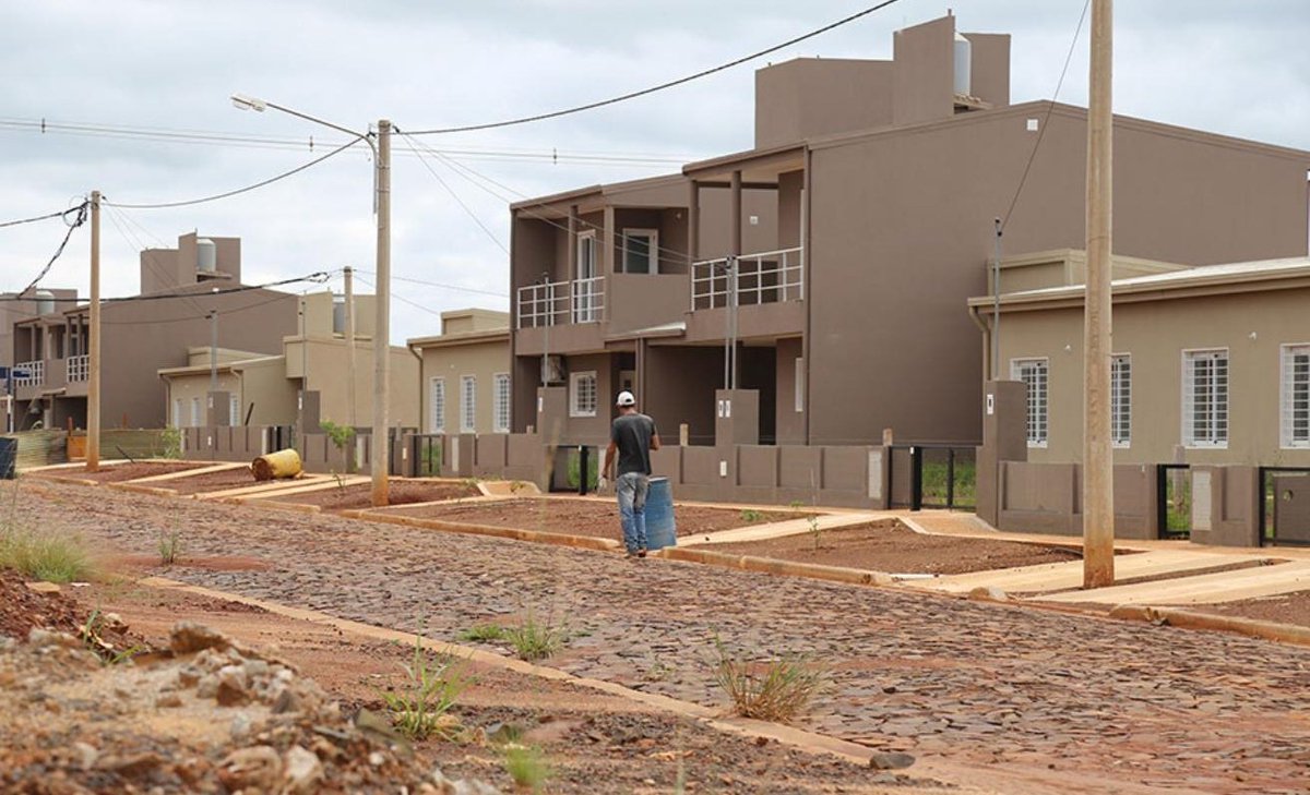 #HipotecadosUVA #Misiones Nueva medida cautelar innovativa, para 31 flias (Itambé Guazú) deudoras de Posadas con el <a href="/bancosantander/">Santander</a> 👉TOPE DE CUOTA  25% de los ingresos NETOS – de bolsillo- de los actores hasta tanto se resuelva la demanda principal de revisión contractual.